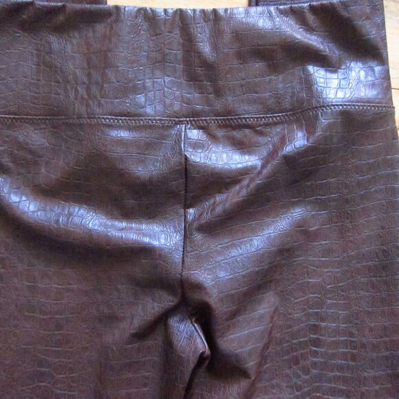 NWT -Womens 7 For All Mankind Brown Faux Alligator Leather Stretch Leggings Sz M - Picture 10 of 10